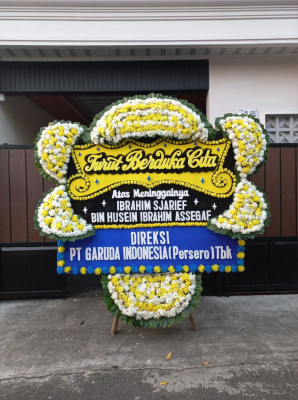 Papan Bunga Duka di Kalibalau Kencana